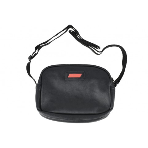 Puma Ferrari Small Satchel Î‘Î½Î´ÏÎ¹ÎºÎ® Î¤ÏƒÎ¬Î½Ï„Î± ÎÎ¼Î¿Ï… / Î§Î¹Î±ÏƒÏ„Î¯ ÏƒÎµ ÎœÎ±ÏÏÎ¿ Ï‡ÏÏŽÎ¼Î± 075185-01